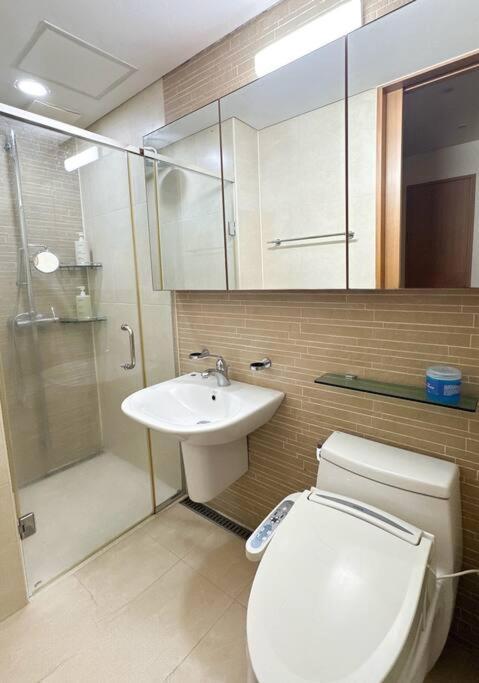 Pangsapuri Spacious & Modern Family Retreat *