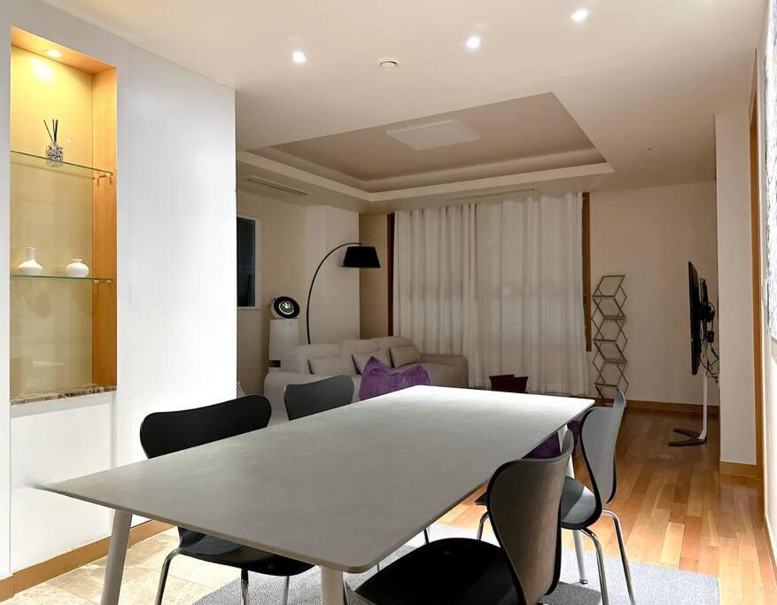 Pangsapuri Spacious & Modern Family Retreat *